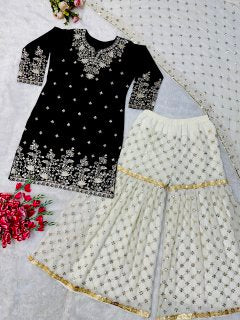 TRENDING COLLECTION
