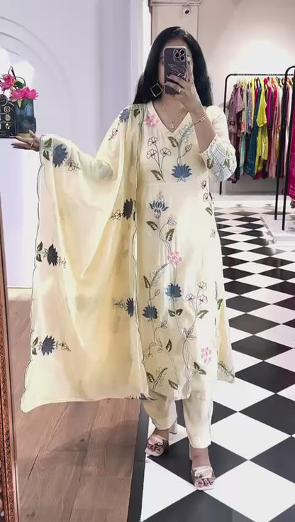 TRENDING COLLECTION